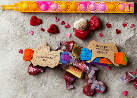 Valentine’s Day Pop Fidget Bracelets with Wooden Tags | 10 Pack | Classroom Valentines | Kids Party Favors